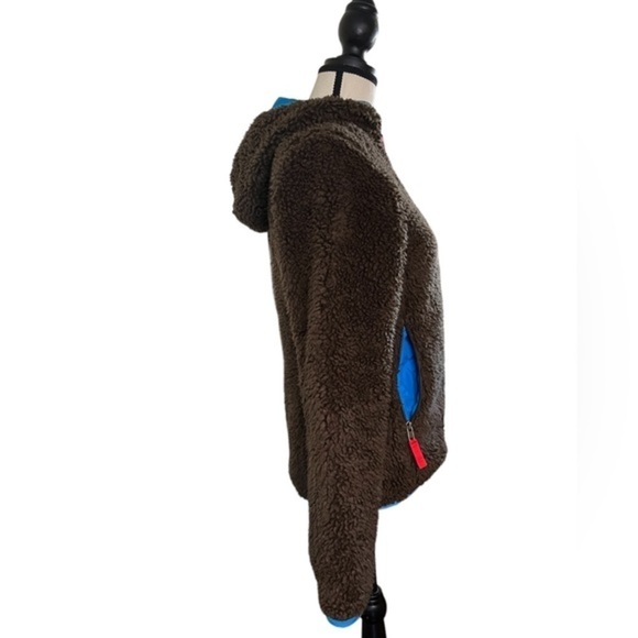 Patagonia Retro X Fleece Hooded Jacket Plush
Cardigan - Picture 6 of 10